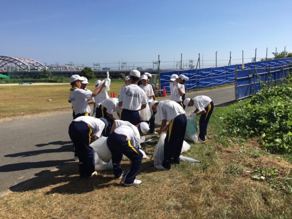 某中学生がお掃除ボランティア